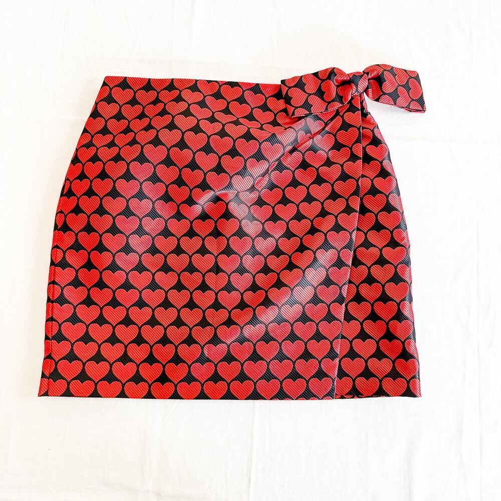 J. Crew Red Heart Embossed Printed Pencil Skirt Bow Accent SIze 6 MINT